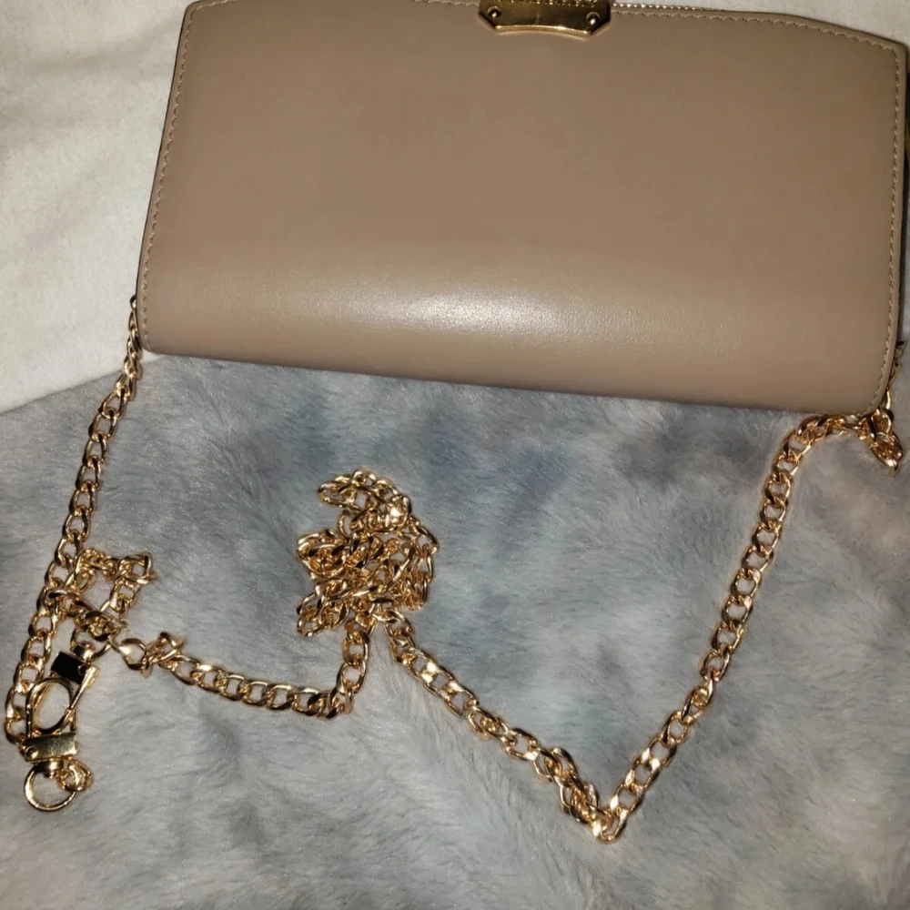 Burberry Beige Leather Wallet - Picture 3 of 5